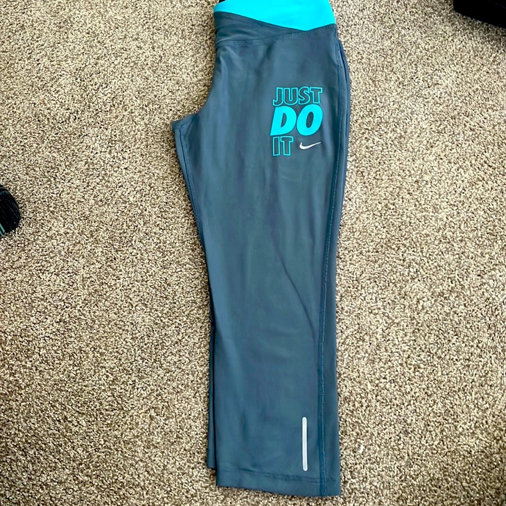 Nike capri leggings